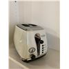 Image 1 : DeLonghi Toaster