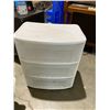 Image 1 : Storage container