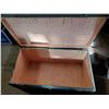 Image 2 : Metal trunk 31.5"w