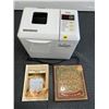 Image 1 : BREADMAKER & COOKBOOK