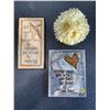 Image 1 : 2 WALL HANGINGS & BOQUET FLOWERS