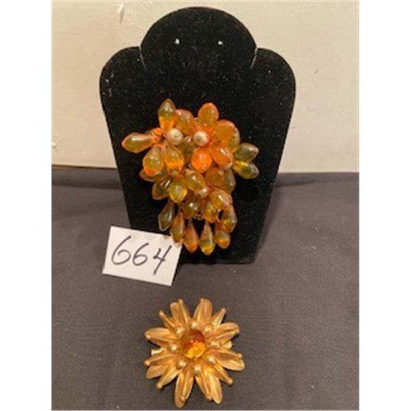 2 piece vintage brooches