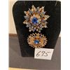 Image 1 : 2 blue gem stone brooches