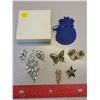 Image 2 : Clip on earrings & brooch set, 4 assorted pins & small cloth jewellery bag
