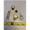 Image 1 : Mom' pin, locket, ring with green stone, 2 necklace pendants