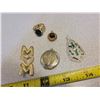 Image 3 : Mom' pin, locket, ring with green stone, 2 necklace pendants