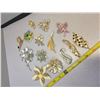 Image 2 : Lot of beautiful pins & brooches