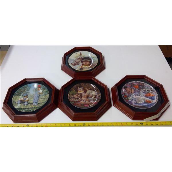 4 Decorative Plates