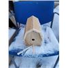 Image 1 : BARN BIRD HOUSE 5X7X7.5"