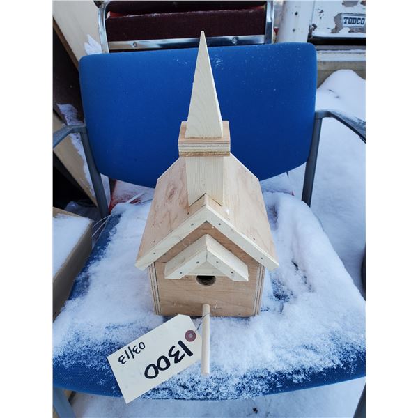 CHURCH BIRD HOUSE 5.75 X 7.75 X 14"