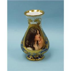 ECHO. An antique "Old Vienna" porcelain vase. Globular form 