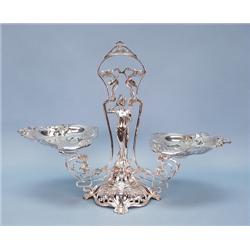 ART NOUVEAU - W.M.F. An attractive silver plated centrepiece