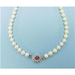 A 28" long cultured pearl necklace. 8.5 - 8 mm, fine colour 