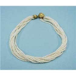 A very good 18 kt. yellow gold, diamond and seed pearl choke