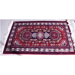 A Persian Ardebil wool runner. Approx. size: 4'10" x 3'4".