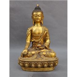 A GILT BRONZE SHAKYAMUNI BUDDHA FIGURE QING DYNASTY.