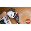 Image 2 : Hunting Dog Combo: Book "The Working Retrievers" by Tom Quinn & Hunting Dog Wall Mount Hat/Jacket Ho