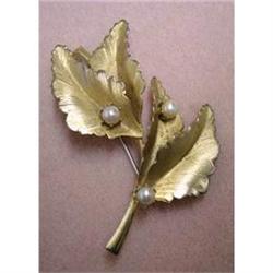 QUALITY GOLD TONE  DETAILED BROOCH  #1492876
