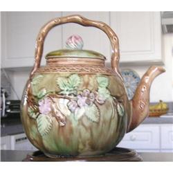 Majolica Teapot #1493073