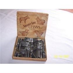   VINTAGE NOAH'S ARK CAKE CUTTERS IN ORIGINAL #1510582