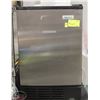 Image 1 : USED NEWAIR COUNTERTOP ICE MAKER