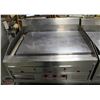 Image 2 : 8' S/S COMMERCIAL GRILL LINE W/ CHEF'S BASE - 3 PC
