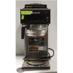 BUNN CW SERIES COFFEE MAKER W/ 3 BURNERS & BREW