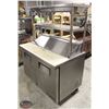 Image 3 : TRUE 2 DOOR S/S REFRIGERATED PREP STATION