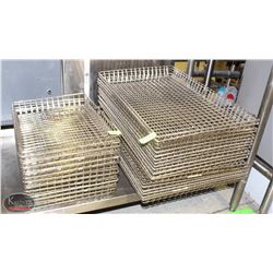 LARGE LOT OF ASSORTED SIZE STAINLESS STEEL DISPLAY