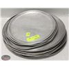 Image 1 : LOT OF 12 ASSORTED SIZE ALUMINUM PIZZA PANS