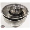 Image 1 : LOT 3 STAINLESS STEEL COLANDERS WITH 1 ALUMINUM