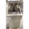 Image 4 : QUEST DUAL-BASKET DEEP FRYER M#: MV40/130