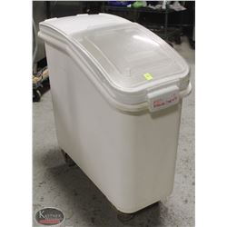 RUBBERMAID ROLLING INGREDIENT BIN WITH LID AND