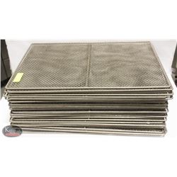 LOT OF APPROX 25 BUN PAN COOLING RACKS FULL SIZE
