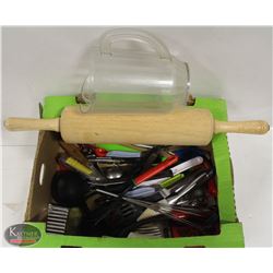 FLAT OF VARIOUS KITCHEN & COOKING UTENSILS