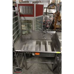 S/S SINGLE WELL SINK W/ PRE-RINSE & SPLASH WALLS