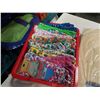 Image 2 : TRAY OF NEW GARDENING GLOVES AND FOAM PADS