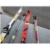 Image 2 : 2 PAIRS OF SKIS WITH POLES