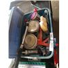 Image 2 : SHELF LOT OF PAINTING SUPPLIES AND CANS OF PAINT