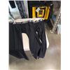 Image 8 : 5 UNDER ARMOUR SIZE SMALL PANTS AND SIZE SMALL SHIRT