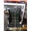 Image 2 : SIZE XS BLANC NOIR HOODED VEST, ROOTS AND ICEBREAKER SIZE XS LONG SLEEVES, EDDIE BAUER SIZE SMALL SW