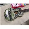 Image 2 : CAMO AND HELLO KITTY GUITARS