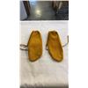 Image 8 : FIRST NATIONS PENDENT AND LEATHER BEADED SHOES
