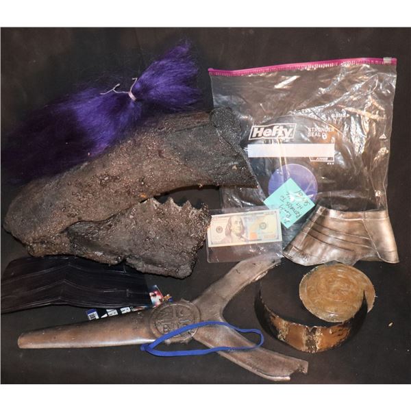 PROP & COSTUME WHOLESALE LOT OF 10 ITEMS A