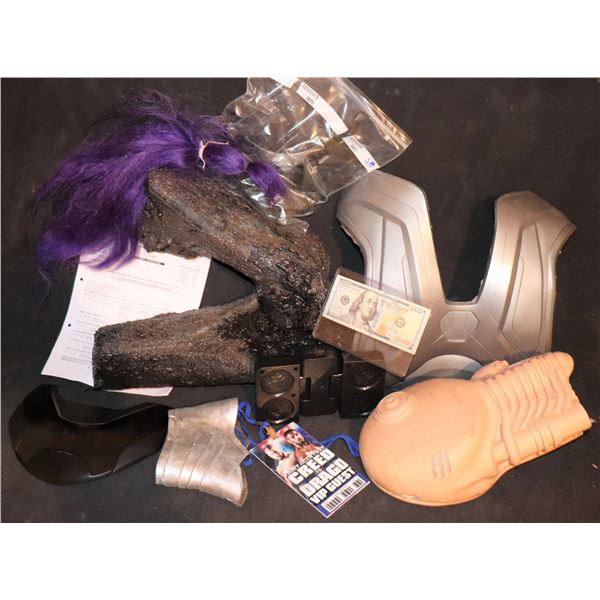 PROP & COSTUME WHOLESALE LOT OF 10 ITEMS C