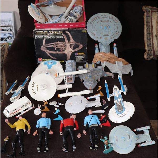 STAR TREK HUGE HORDE OF VINTAGE SHIP AND ACTION FUGURE MODELS PRO BUILT