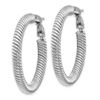 Image 2 : 14k White Gold Twisted Round Omega Back Hoop Earrings - 25 mm