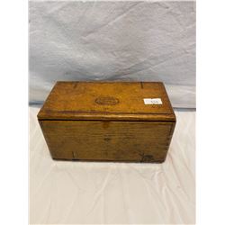 Wood jewelry box