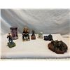 Image 1 : Harry Potter collectibles one head is broken off but is there