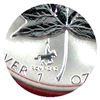 Image 2 : 1998 Canada 1oz RCMP Privy .9999 Fine Silver Maple Leaf Encapsulated in Red Display Box (Capsule lig